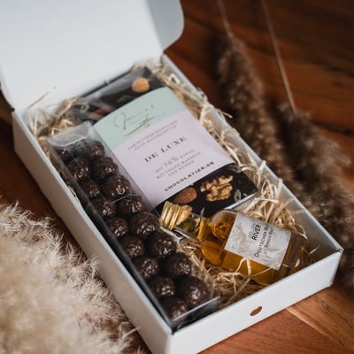 Whisky gift set small (1x whisky + 1x chocolate balls with whisky + 1x dark chocolate)