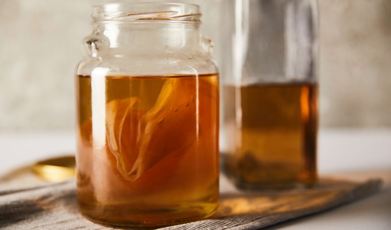 Kombucha ist fermentierter Tee - und ein beliebtes Erfrischungsgetränk